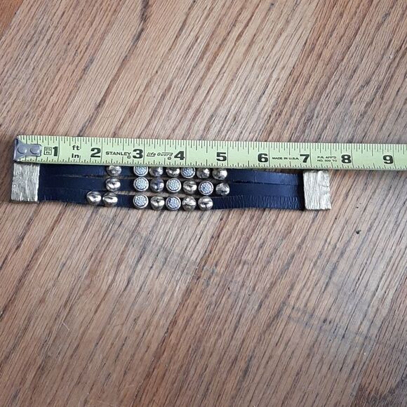 Vintage leather bracelet with gold and crystal accents - Picture 4 of 5